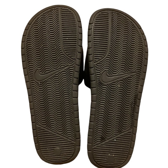 Nike Slides - Picture 4 of 5